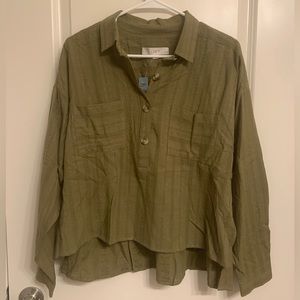 Green Loft button up high low top with detailed stitching. Large petite NWT
